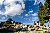Creta - Il palazzo di Cnosso, il grande propileo a sud.  